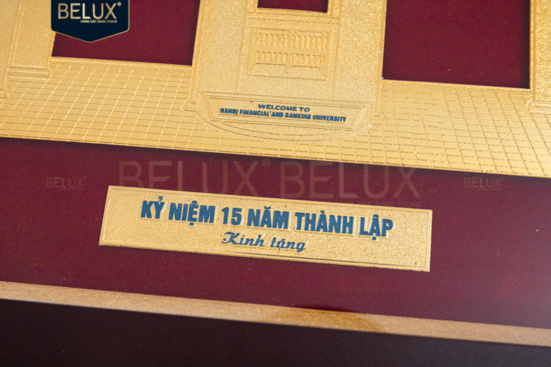 Lô tranh Trường ĐH TCNH Hà Nội 25x20cm mạ vàng 24k thiết kế theo yêu cầu